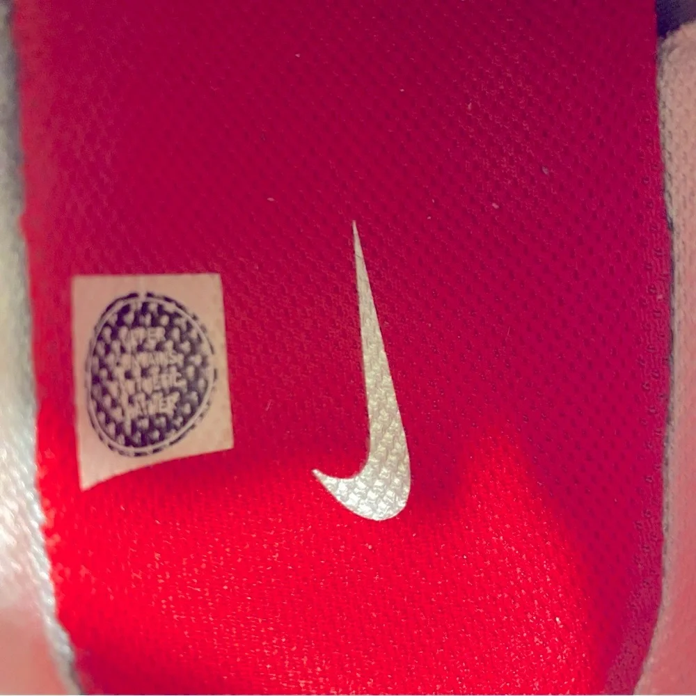 Nike Women’s White & Pink Athletic Sneakers - Picture 5 of 6